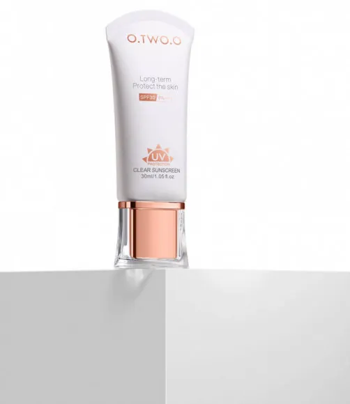 O.TWO.O Увлажняющий Солнцезащитный Крем Легкий Отбеливающий BB Крем SPF 30 арт. FC004 - 30 мл O.TWO.O Увлажняющий Солнцезащитный Крем Легкий Отбеливающий BB Крем SPF 30 арт. FC004 - 30 мл