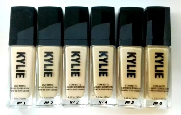 Тональный крем Kylie Stay matte liquid foundation30 ml Тональный крем Kylie Stay matte liquid foundation30 ml