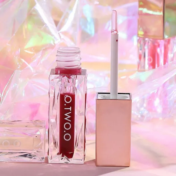 Глянцевый блеск для губ O.TWO.O арт. 1014 #03 3 g. Глянцевый блеск для губ O.TWO.O арт. 1014 #03 3 g.